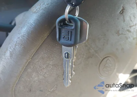 2004 Buick Regal Ls from USA, damaged, VIN 2G4WB52K441352035